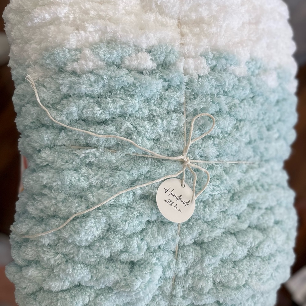 Chunky Chenille Baby Blue and White Blanket